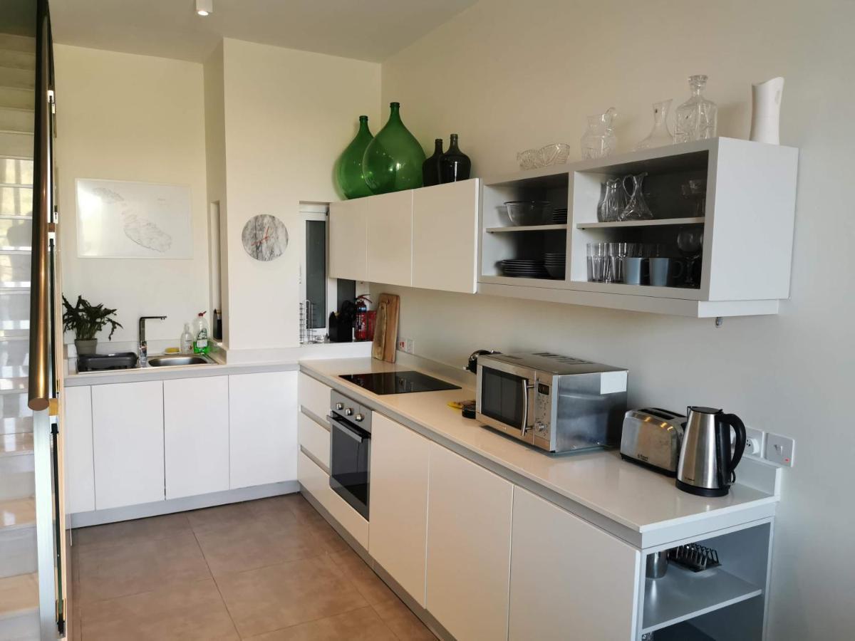 Duplex Maisonette With Heated P-Pool And Jacuzzi سانت جوليان المظهر الخارجي الصورة