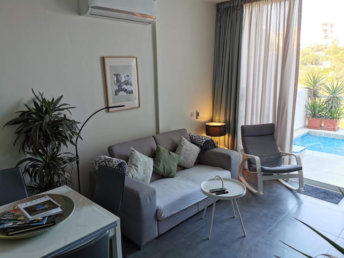 Duplex Maisonette With Heated P-Pool And Jacuzzi سانت جوليان المظهر الخارجي الصورة
