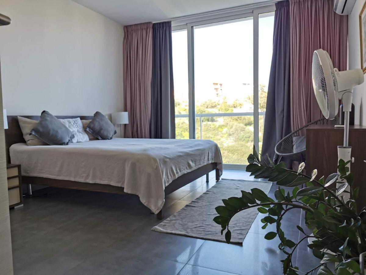 Duplex Maisonette With Heated P-Pool And Jacuzzi سانت جوليان المظهر الخارجي الصورة